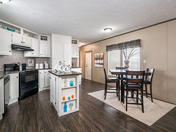 4th image of 315 Spruce Pines Dr