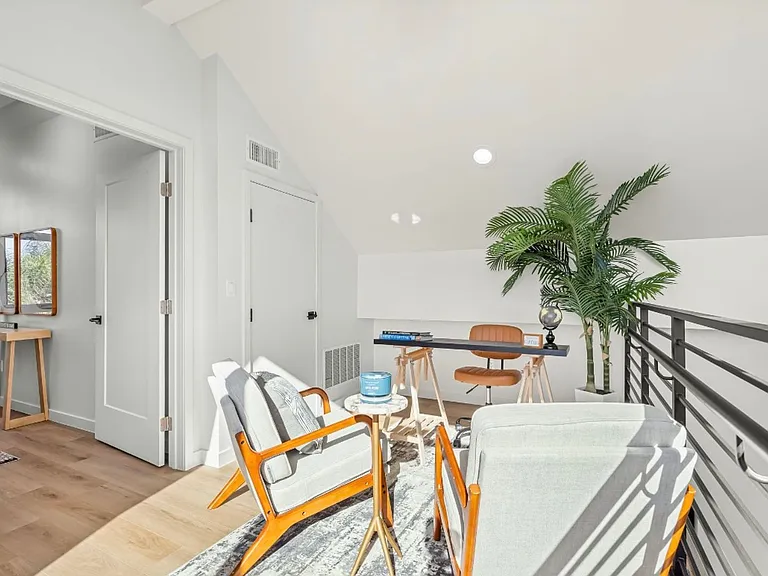 3322 Nile St — Photo 8