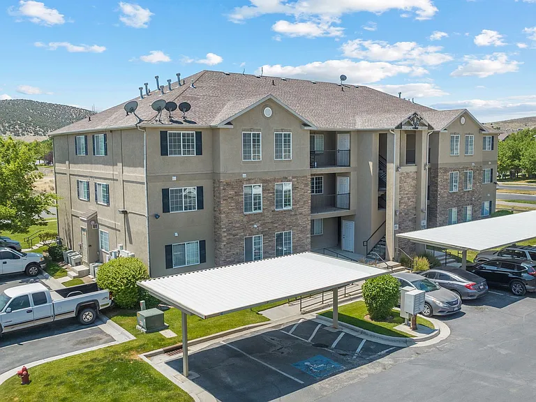 3531 E Rock Creek Rd #C7 — Photo 2