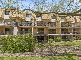 164 Bay Village Dr, Rochester, NY 14609