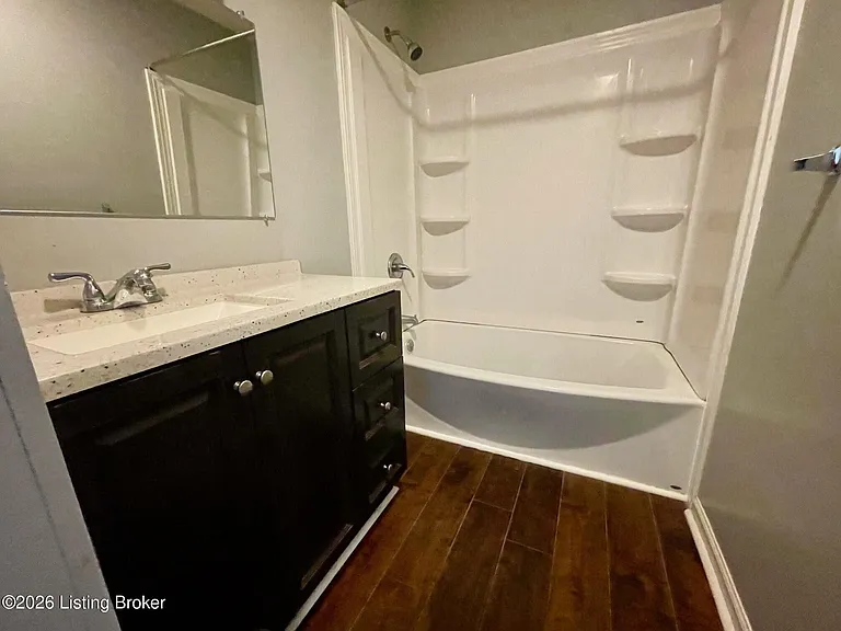 821 Commerce St — Photo 6