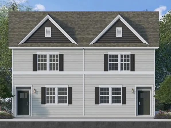 909 Still Waters Ln, Pennsburg, PA 18073
