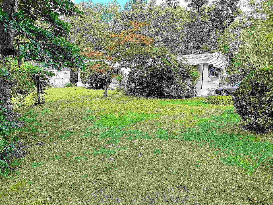 1st image of 15 Clovercrest Dr