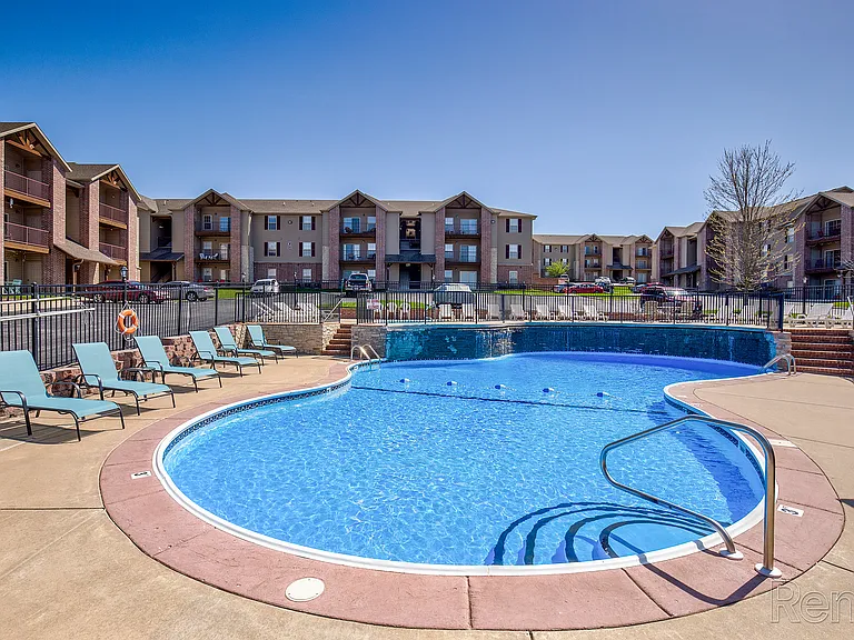 Weaver Creek Apartments — Photo 1