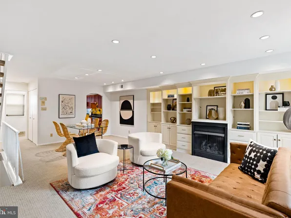 1908 Nectarine St, Philadelphia, PA 19130