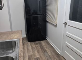 32 Clairmont Pl APT B, Pontiac, MI 48342