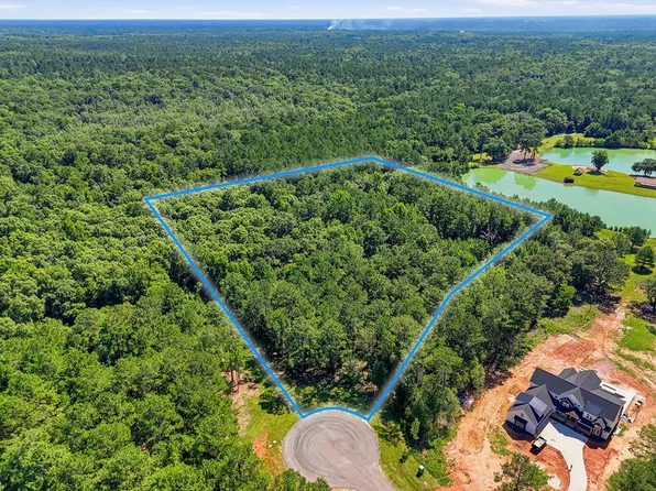 11 Hidden Lakes Dr, Albany, GA 31721