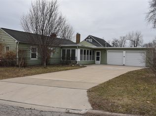 700 25th St NE, Cedar Rapids, IA 52402