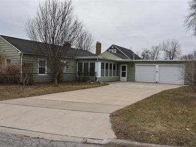 700 25th St NE, Cedar Rapids, IA, 52402