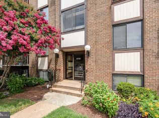 9720 Kingsbridge Dr APT 302, Fairfax, VA 22031