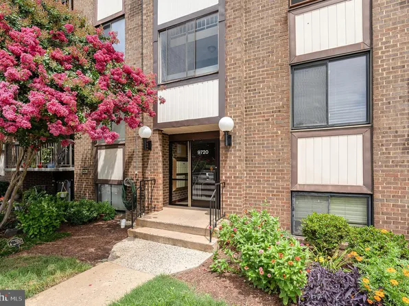 9720 Kingsbridge Dr APT 302, Fairfax, VA 22031