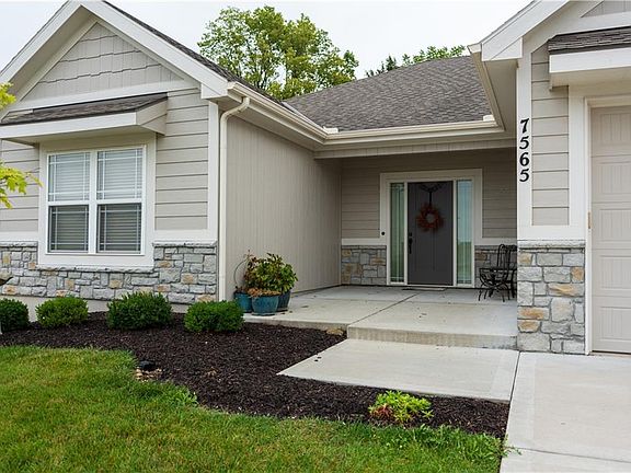 2nd image of 7565 NW Damon Dr