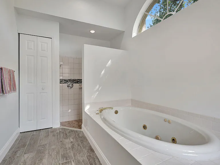 13805 Sheffield St — Photo 22