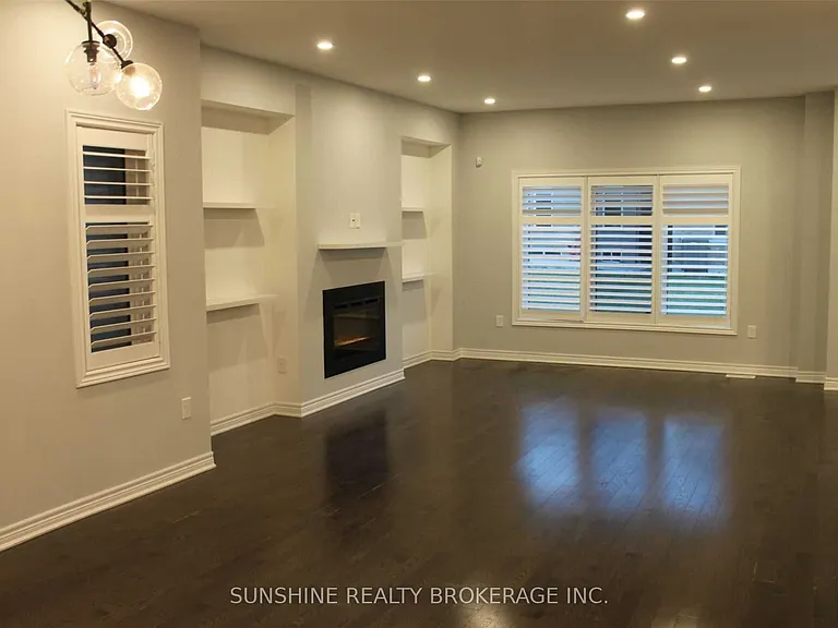 27 Foxberry Rd — Photo 2