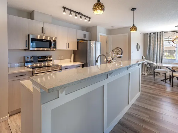 1180 Hyndman Rd NW #439, Edmonton, AB T5A 0P8