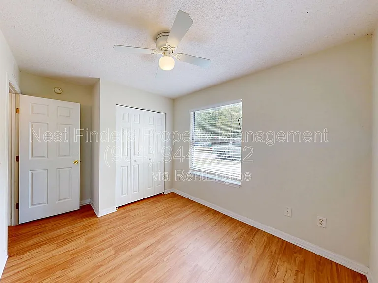 908 Helen St — Photo 11