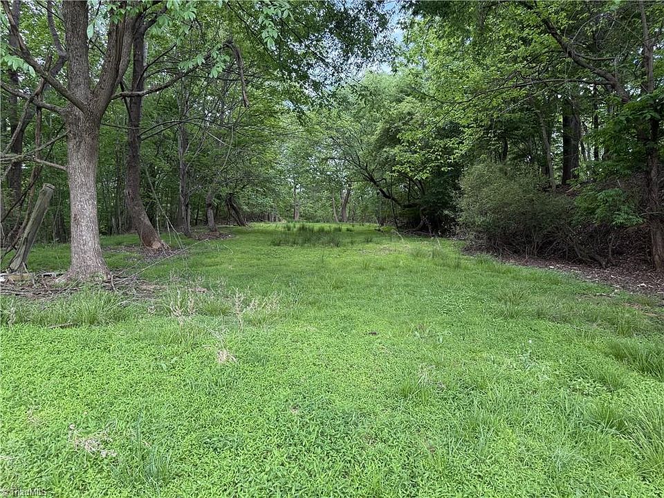1st image of 2690 Old Mountain Rd