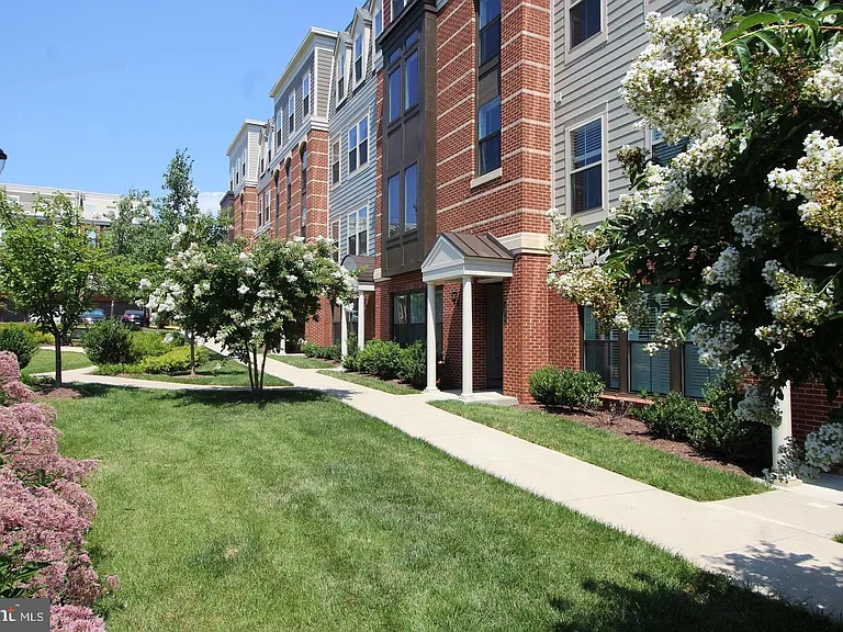 3974 Norton Pl #50 — Photo 32