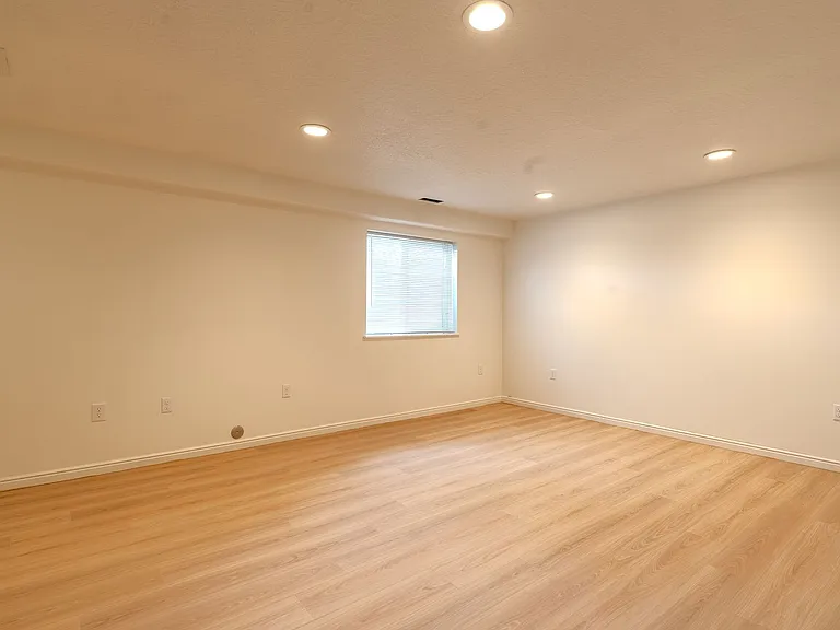 1007 N 525 W — Photo 20