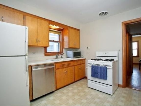5th image of 5053 N Newcastle Ave