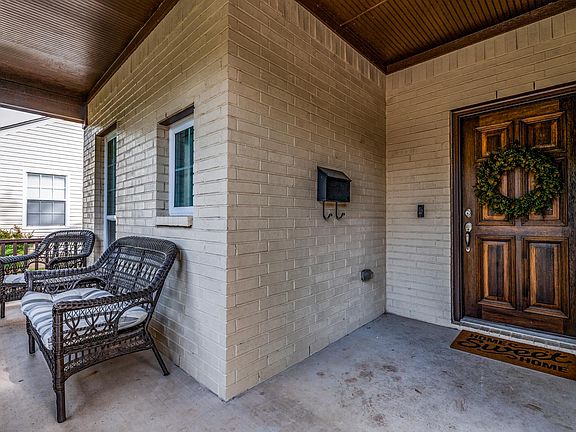 2nd image of 3804 El Campo Ave