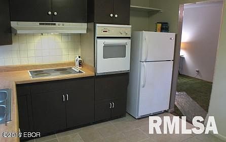 4th image of 300 S Friedline Dr