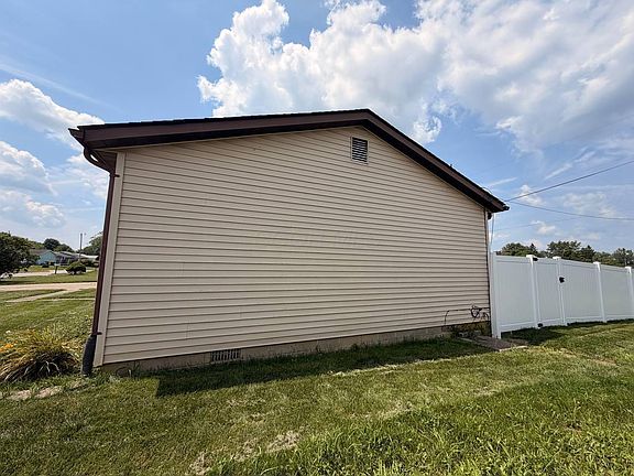 3rd image of 940 Kirkwood Dr