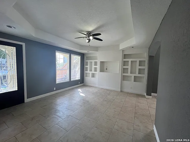 3 bed, 2.0 bath, 1467 sqft, $2,000 — Photo 3