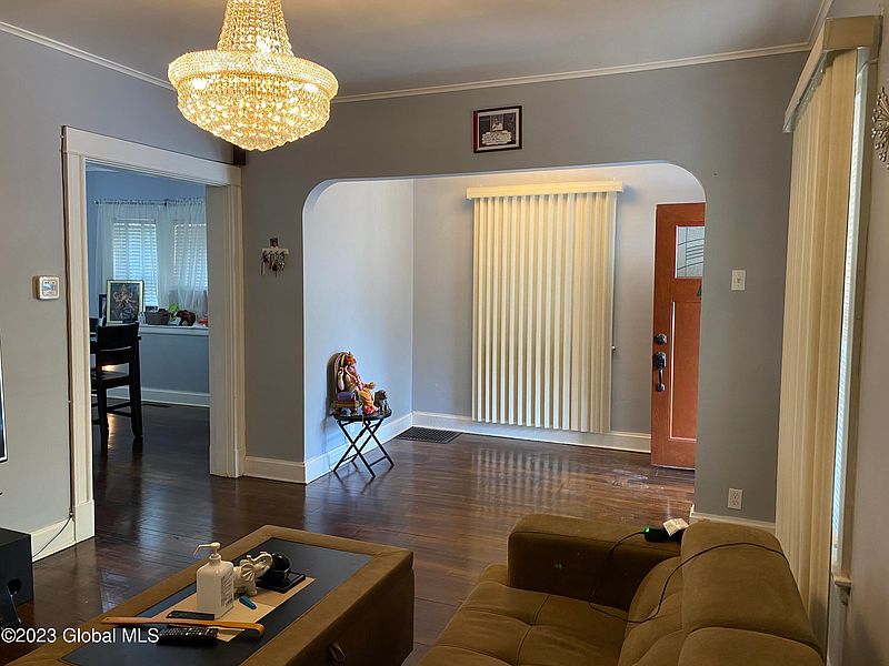 5th image of 401 Furman Street