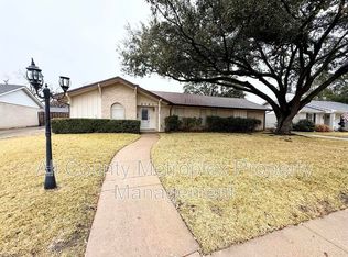3141 La Kenta Cir, Farmers Branch, TX 75234