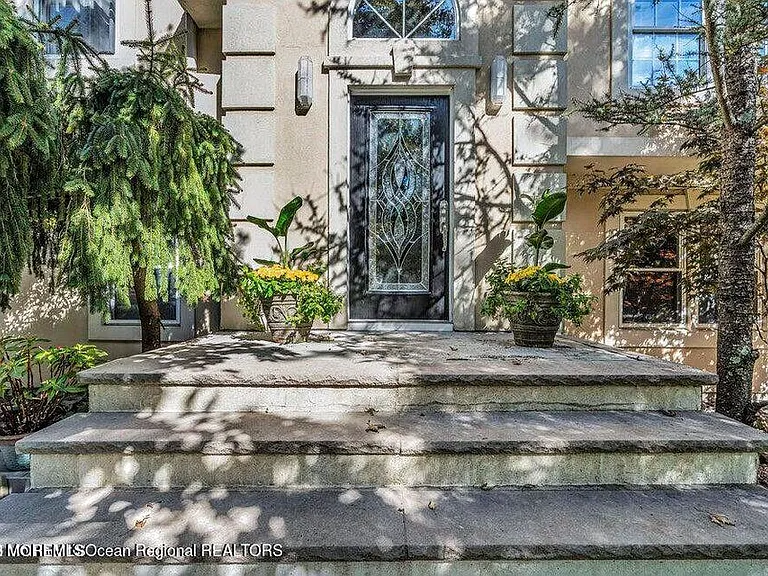 541 Frank Applegate Rd — Photo 4