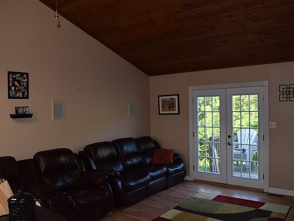 4th image of 3589 Squires Woods Way