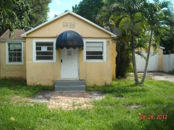 5750 SW 19th St, Miami, FL 33155