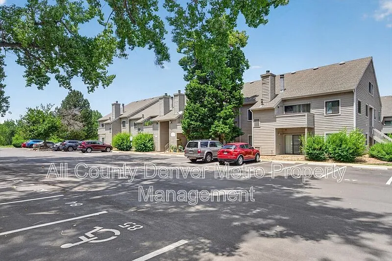 2 bed, 2.0 bath, 1091 sqft, $2,095 — Photo 2