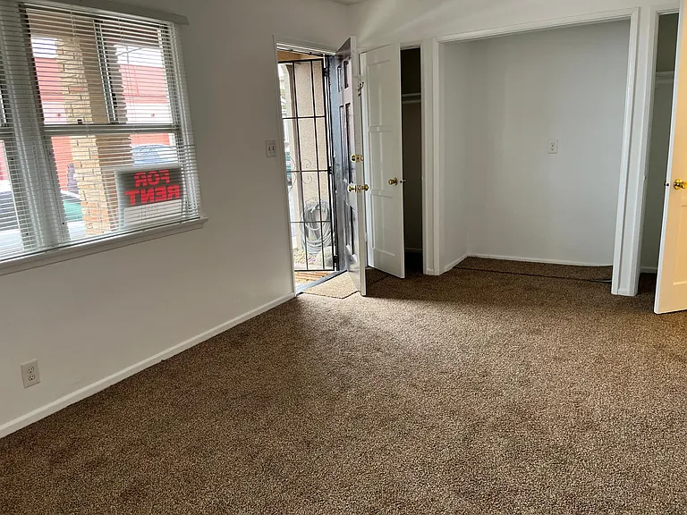 8 Claremont Ave #8 — Photo 1