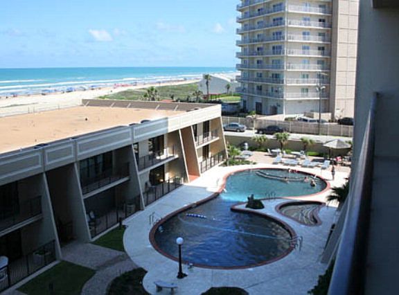 4th image of 2100 Gulf Blvd Unit 403