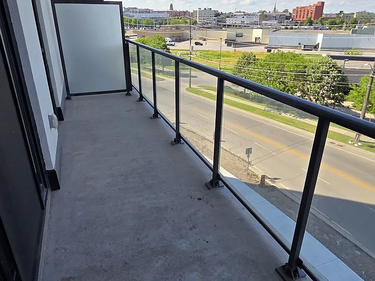 33 Erie Ave #404 — Photo 21