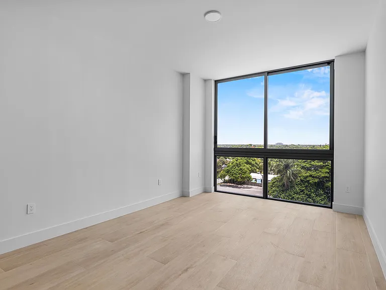 305 Briny Ave #506 — Photo 21