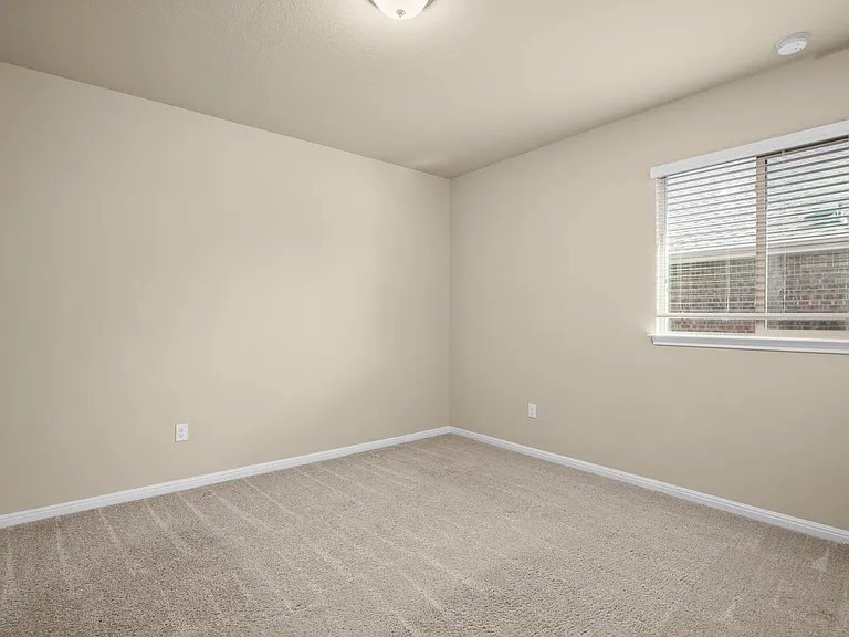 16440 Pienza Dr — Photo 17