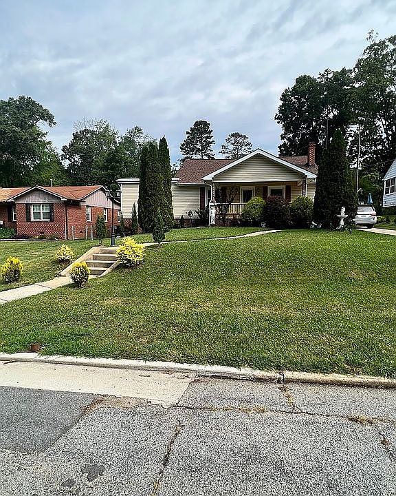2nd image of 413 E Farriss Ave