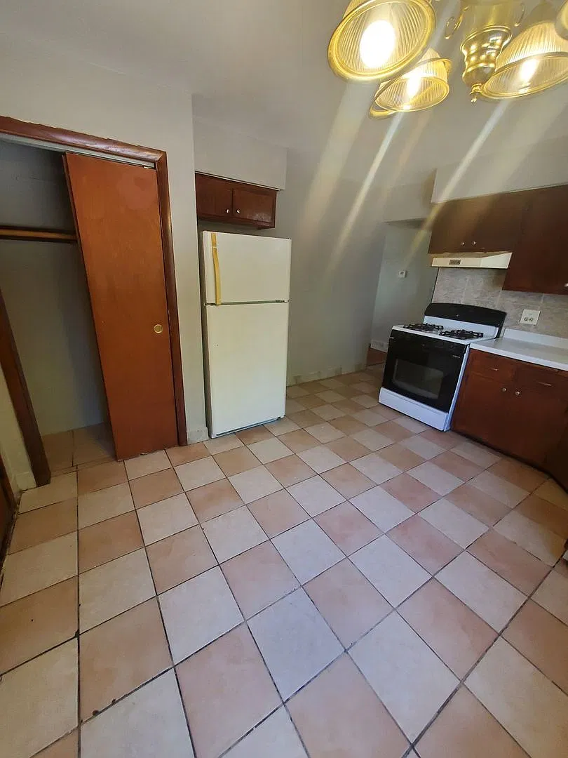 4651 N 36th St. (12 Unit)(Ace Property) — Photo 4