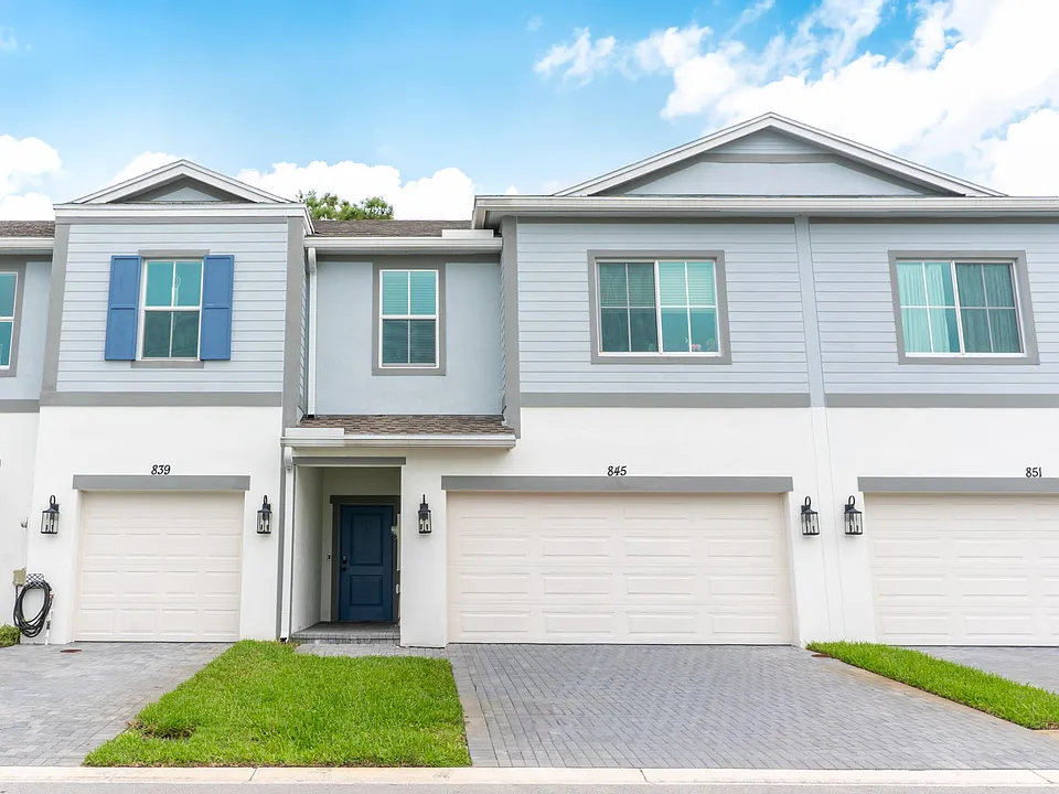 845 NE Trailside Run