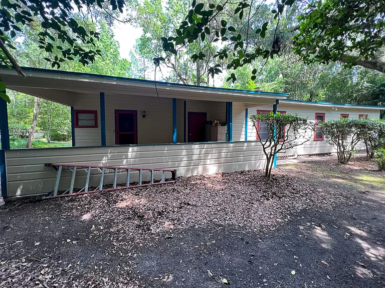 411 NW 26th St — Photo 31