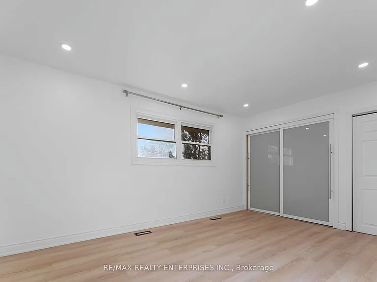 60 Wakelin Ter — Photo 20