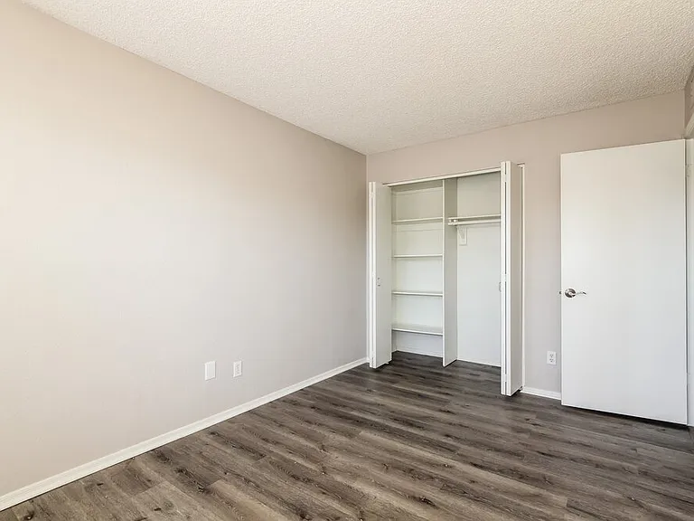 1101 W Wickieup Ln — Photo 12