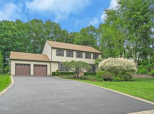 5 Romeo Dr, Smithtown, NY 11787
