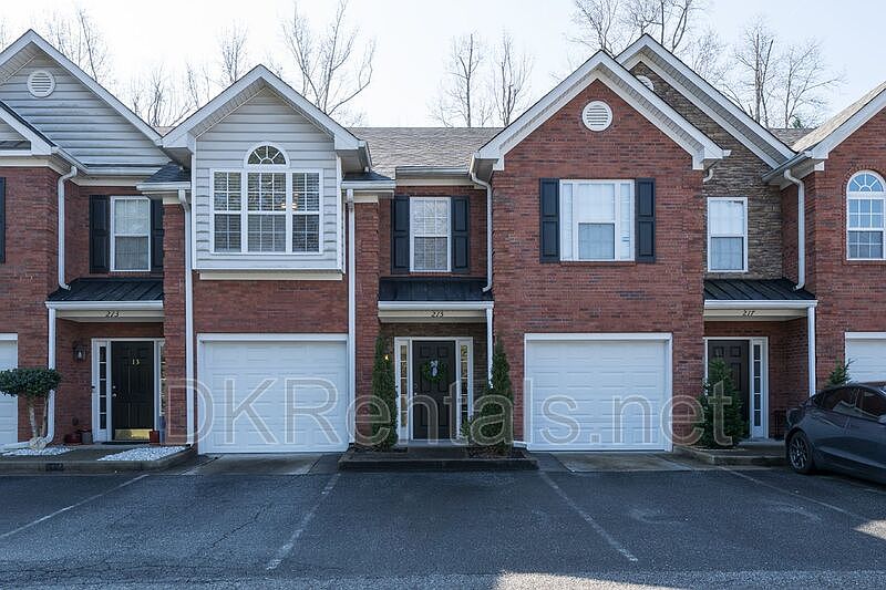 1st image of 215 Morris Ln