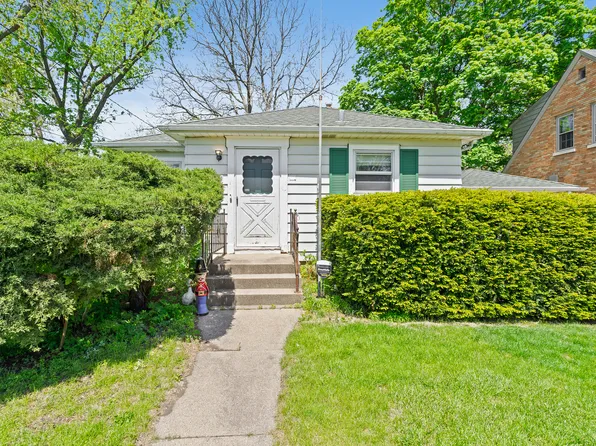 541 W Indiana St, Wheaton, IL 60187