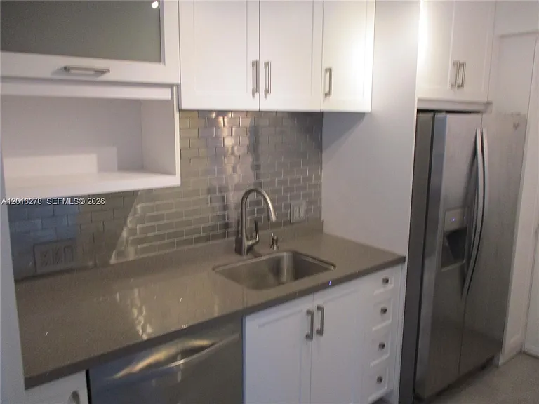 5313 Collins Ave #1111 — Photo 18