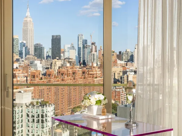 551 West 21st Street image 26 of 31